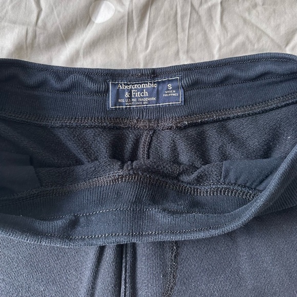 Abercrombie Fleece Shorts - Picture 2 of 2
